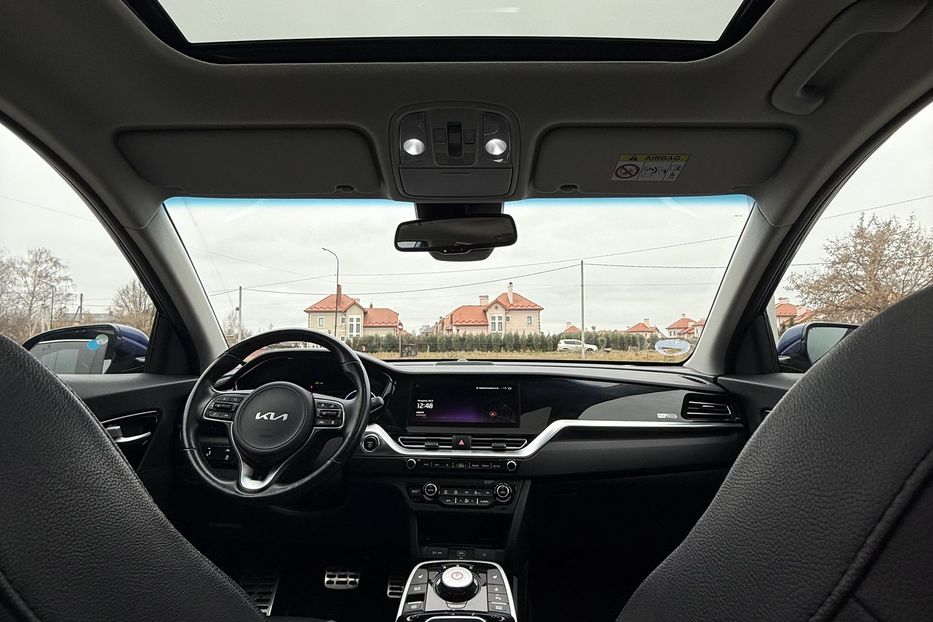 Продам Kia Niro EV 64 kWt  2022 года в Львове
