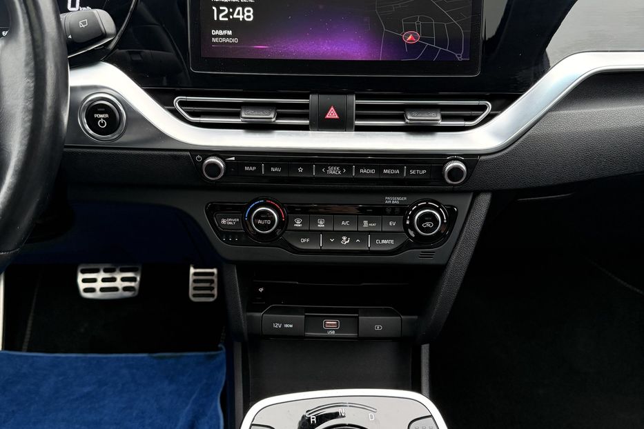 Продам Kia Niro EV 64 kWt  2022 года в Львове