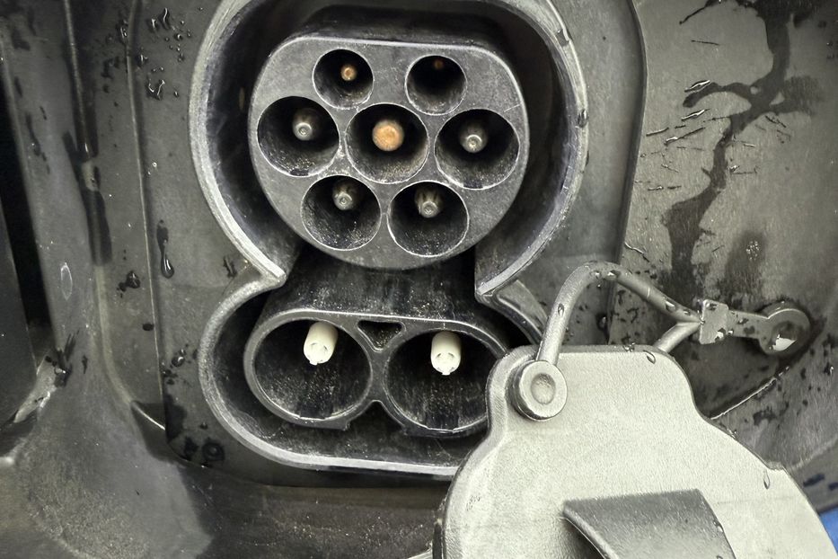 Продам Kia Niro EV 64 kWt  2022 года в Львове