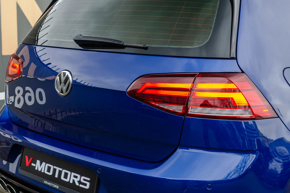Продам Volkswagen Golf R 2.0T 4Motion 2019 года в Киеве
