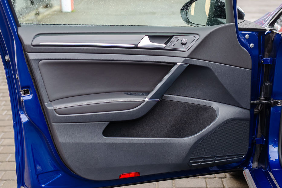 Продам Volkswagen Golf R 2.0T 4Motion 2019 года в Киеве