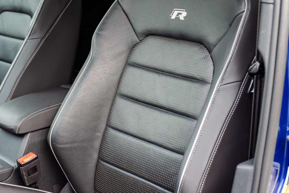 Продам Volkswagen Golf R 2.0T 4Motion 2019 года в Киеве