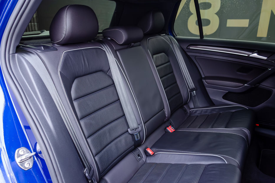 Продам Volkswagen Golf R 2.0T 4Motion 2019 года в Киеве