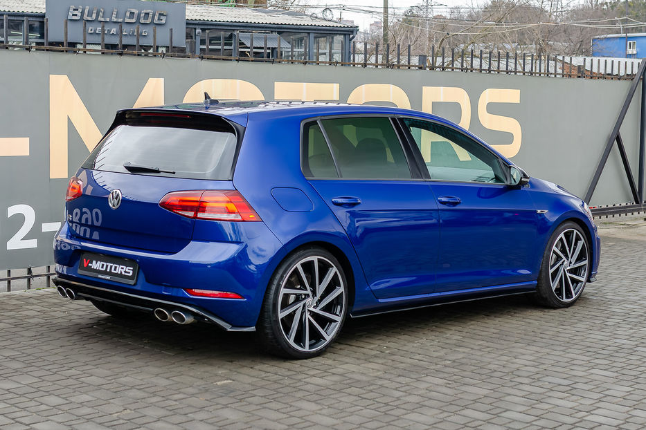Продам Volkswagen Golf R 2.0T 4Motion 2019 года в Киеве