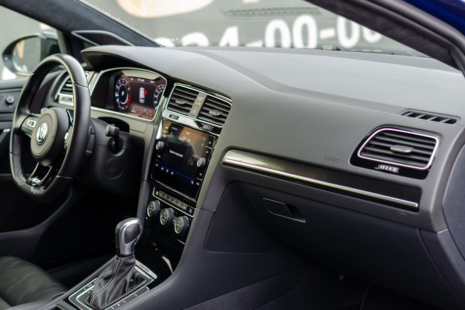 Продам Volkswagen Golf R 2.0T 4Motion 2019 года в Киеве