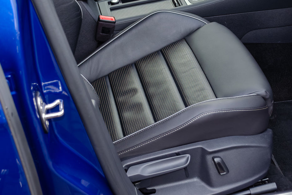 Продам Volkswagen Golf R 2.0T 4Motion 2019 года в Киеве