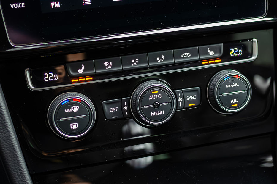 Продам Volkswagen Golf R 2.0T 4Motion 2019 года в Киеве