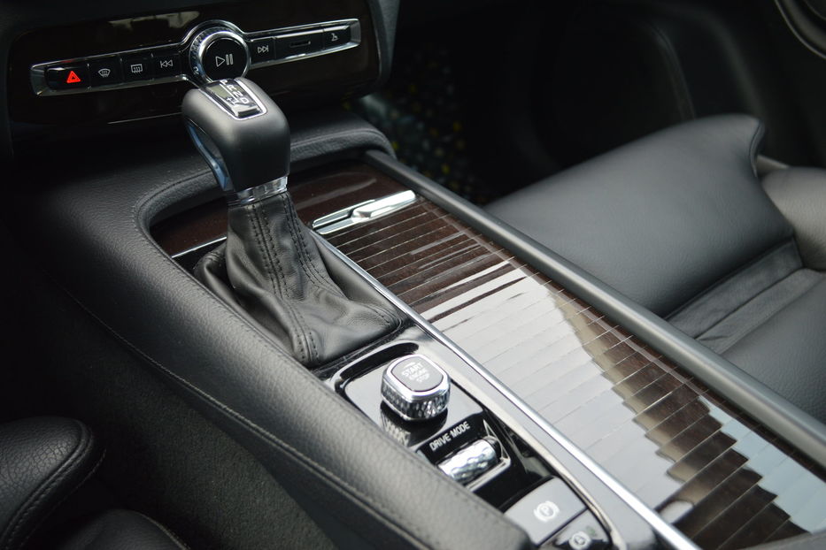 Продам Volvo XC90 2018 года в Одессе