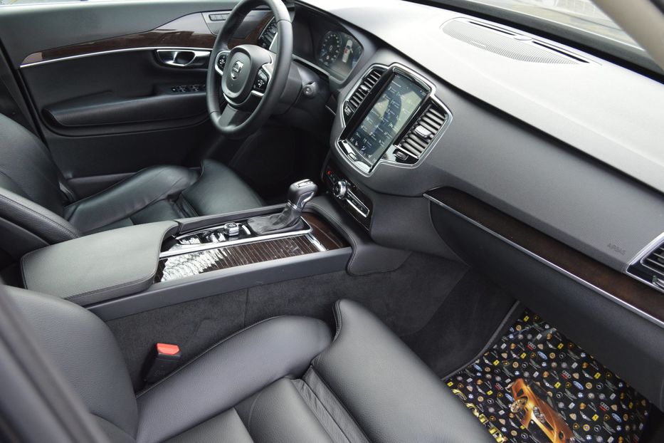 Продам Volvo XC90 2018 года в Одессе