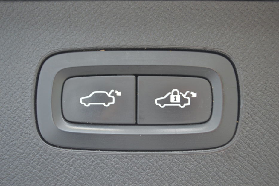 Продам Volvo XC90 2018 года в Одессе