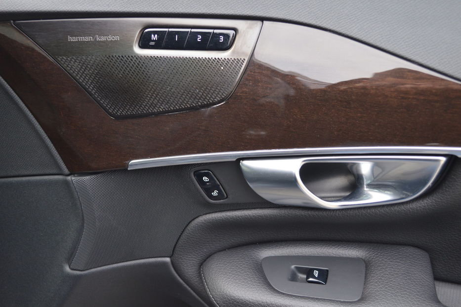 Продам Volvo XC90 2018 года в Одессе