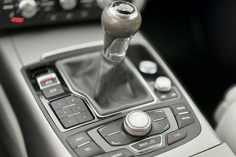 Продам Audi A6  2.0 TDI АТ (177 к.с.) 2014 года в Киеве