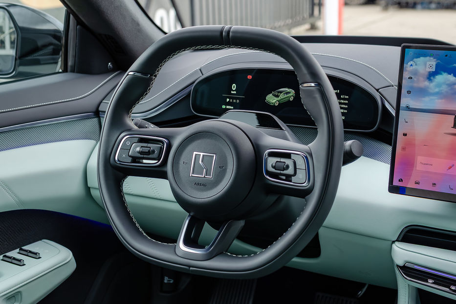 Продам Tesla Model S ZEEKR 001 YOU 100kWh 2024 года в Киеве