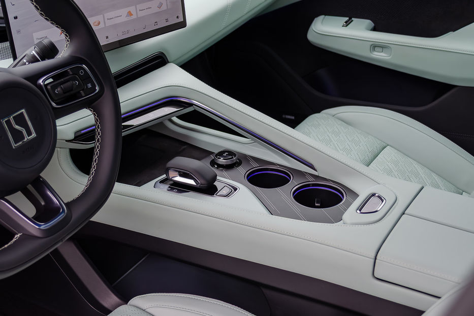 Продам Tesla Model S ZEEKR 001 YOU 100kWh 2024 года в Киеве