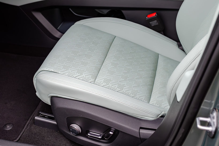 Продам Tesla Model S ZEEKR 001 YOU 100kWh 2024 года в Киеве