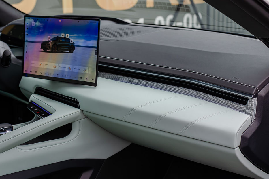 Продам Tesla Model S ZEEKR 001 YOU 100kWh 2024 года в Киеве