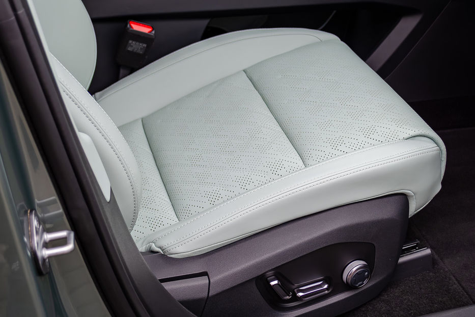 Продам Tesla Model S ZEEKR 001 YOU 100kWh 2024 года в Киеве