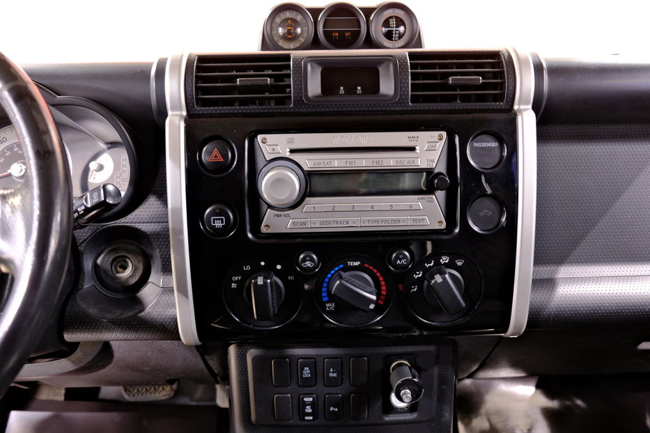 Продам Toyota FJ Cruiser 2008 года в Одессе