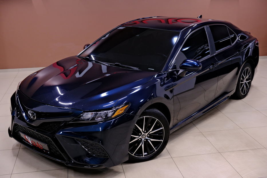 Продам Toyota Camry XV75 2021 года в Одессе