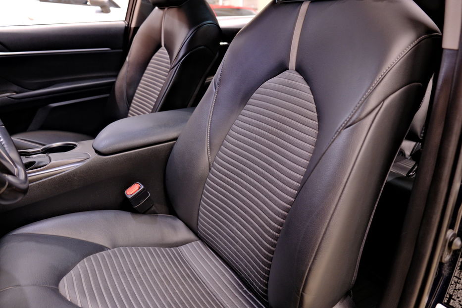 Продам Toyota Camry XV75 2021 года в Одессе