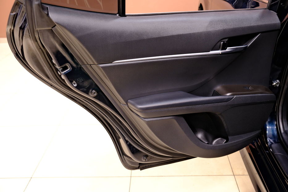 Продам Toyota Camry XV75 2021 года в Одессе