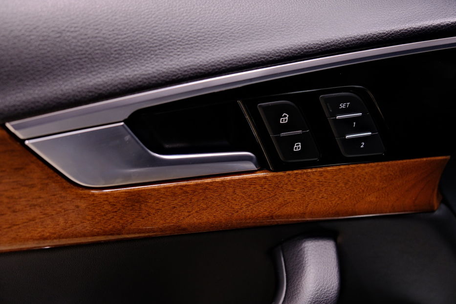 Продам Audi A4 40TFSI 2023 года в Одессе