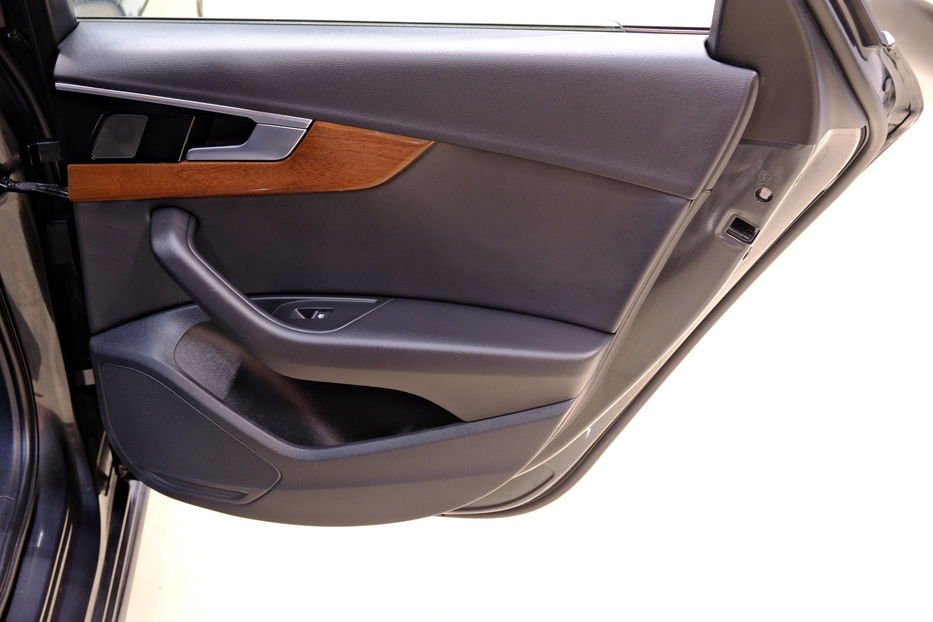 Продам Audi A4 40TFSI 2023 года в Одессе