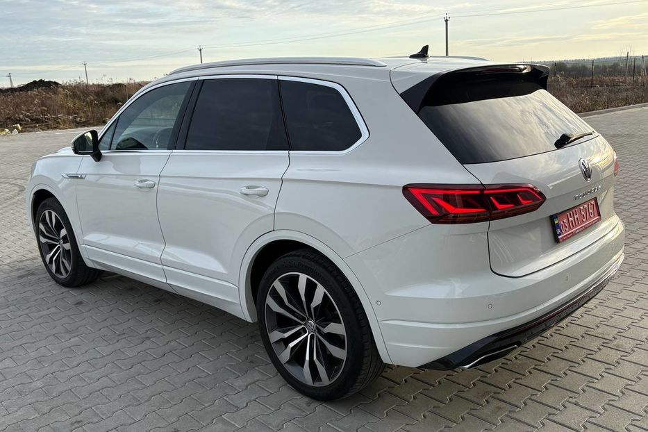 Продам Volkswagen Touareg R-LINE WEBASTO PANORAMA 210KW 2019 года в Львове