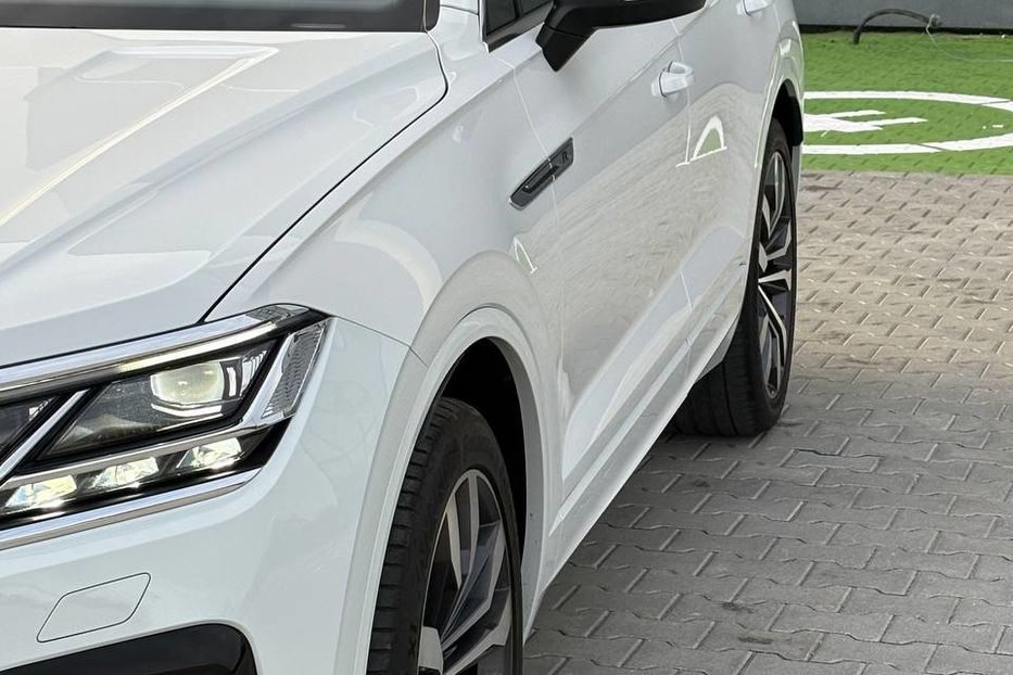 Продам Volkswagen Touareg R-LINE WEBASTO PANORAMA 210KW 2019 года в Львове