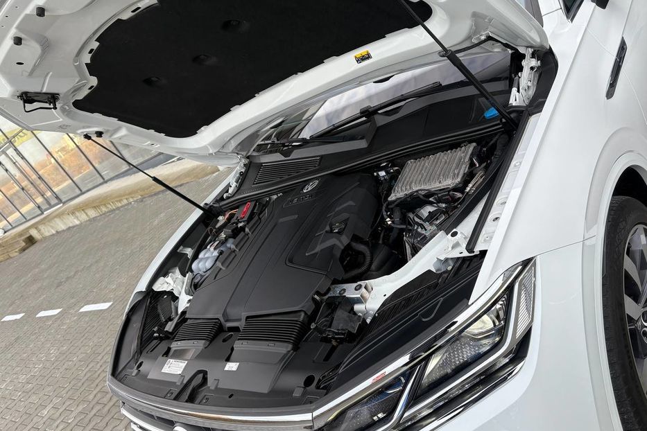 Продам Volkswagen Touareg R-LINE WEBASTO PANORAMA 210KW 2019 года в Львове