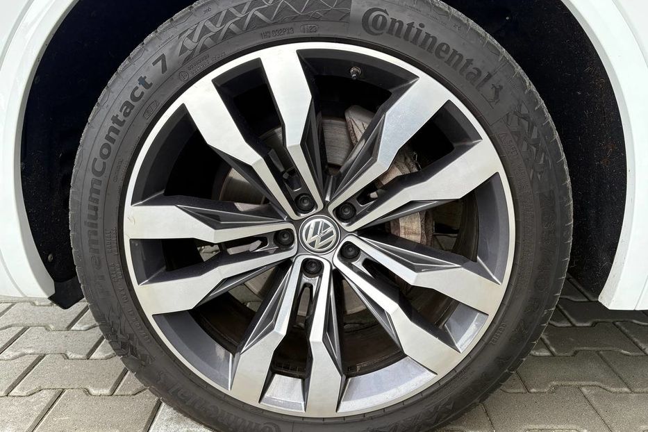 Продам Volkswagen Touareg R-LINE WEBASTO PANORAMA 210KW 2019 года в Львове