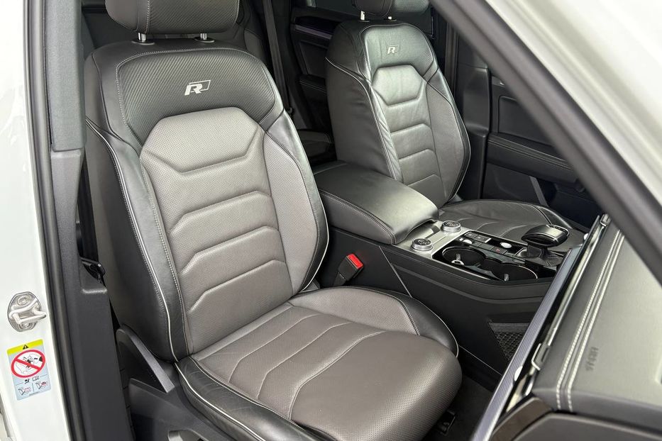 Продам Volkswagen Touareg R-LINE WEBASTO PANORAMA 210KW 2019 года в Львове