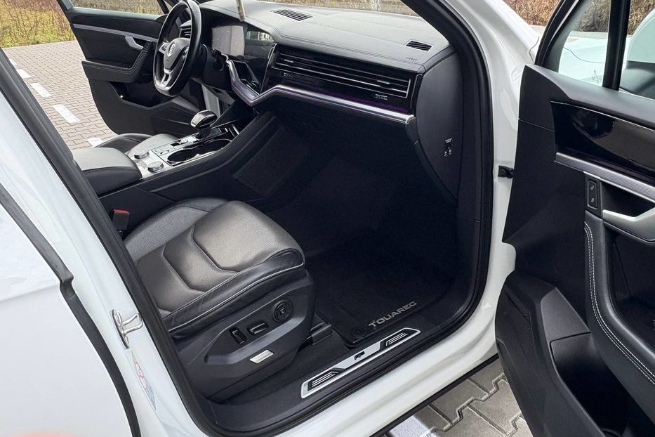 Продам Volkswagen Touareg R-LINE WEBASTO PANORAMA 210KW 2019 года в Львове