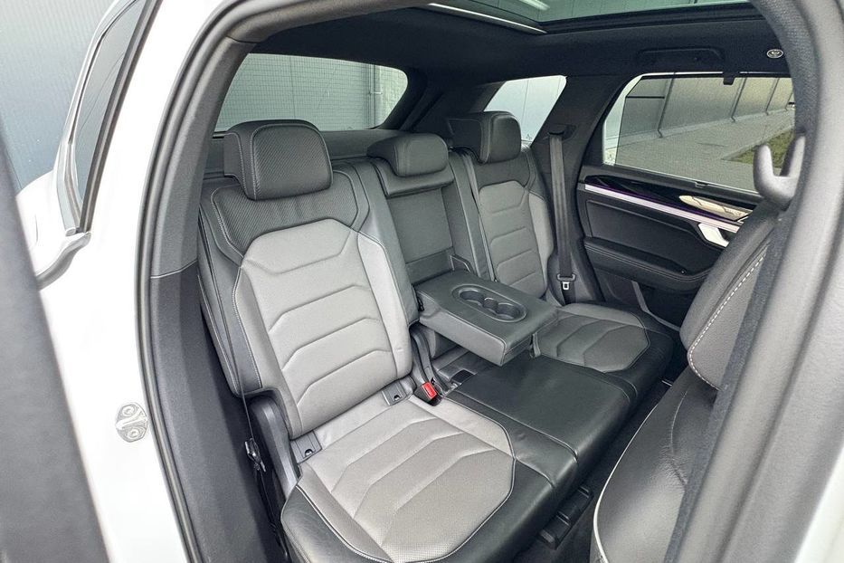 Продам Volkswagen Touareg R-LINE WEBASTO PANORAMA 210KW 2019 года в Львове