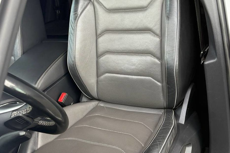 Продам Volkswagen Touareg R-LINE WEBASTO PANORAMA 210KW 2019 года в Львове