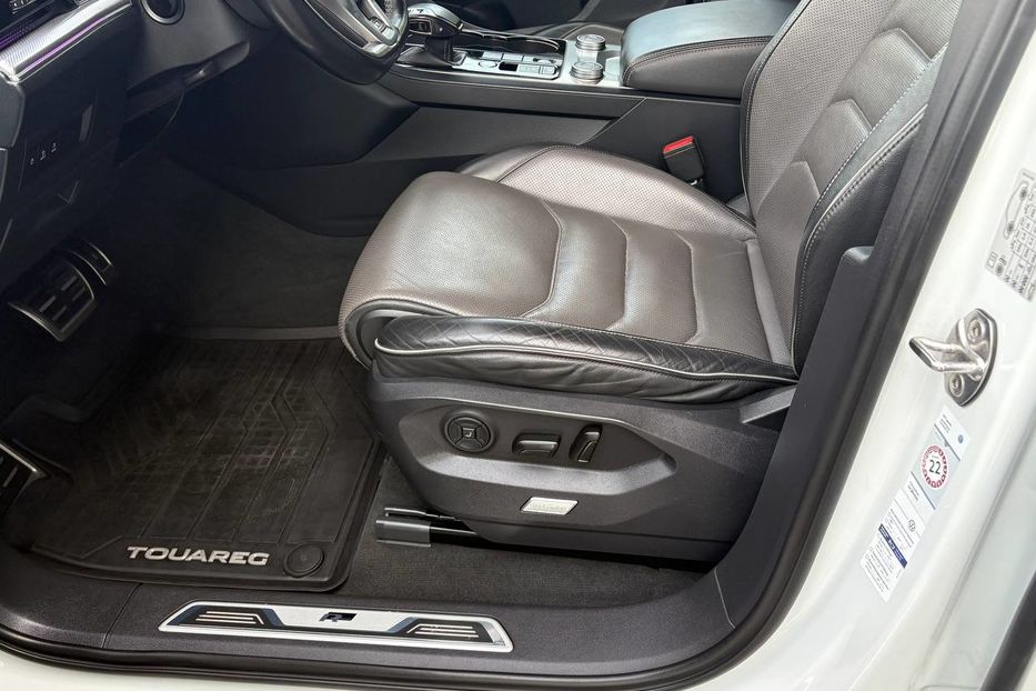 Продам Volkswagen Touareg R-LINE WEBASTO PANORAMA 210KW 2019 года в Львове