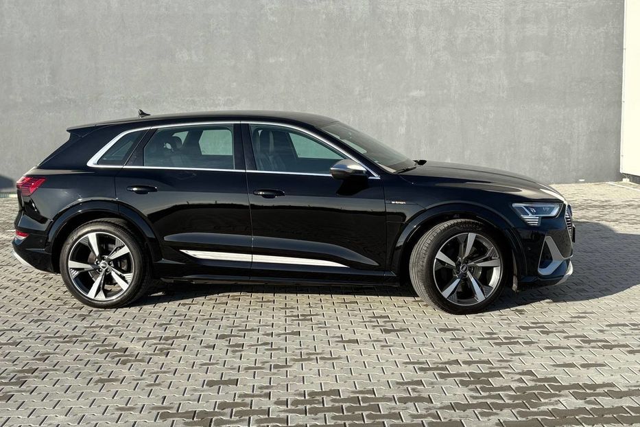 Продам Audi E-Tron E-TRON S 370KW S-LINE NE MALOV 2021 года в Львове