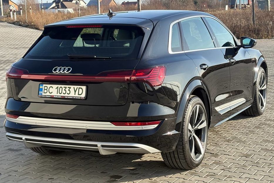Продам Audi E-Tron E-TRON S 370KW S-LINE NE MALOV 2021 года в Львове