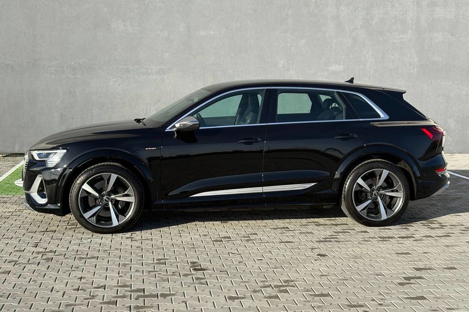 Продам Audi E-Tron E-TRON S 370KW S-LINE NE MALOV 2021 года в Львове