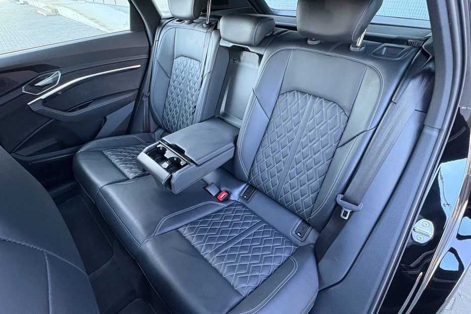 Продам Audi E-Tron E-TRON S 370KW S-LINE NE MALOV 2021 года в Львове