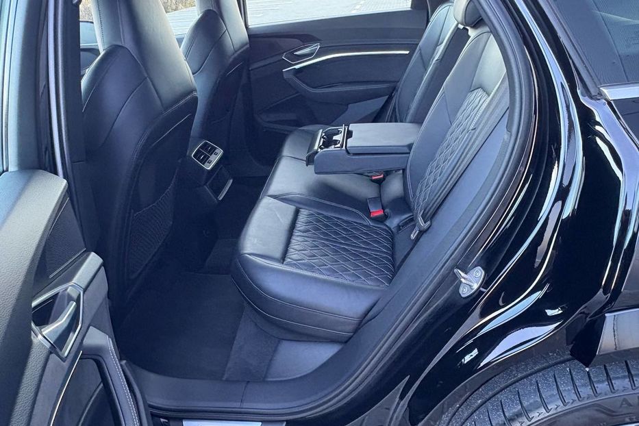 Продам Audi E-Tron E-TRON S 370KW S-LINE NE MALOV 2021 года в Львове