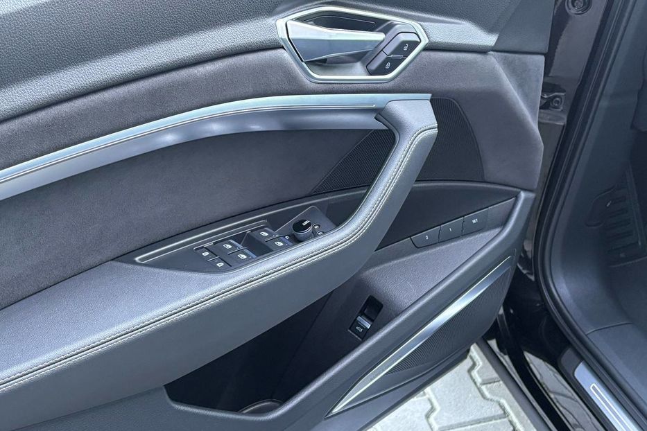 Продам Audi E-Tron E-TRON S 370KW S-LINE NE MALOV 2021 года в Львове