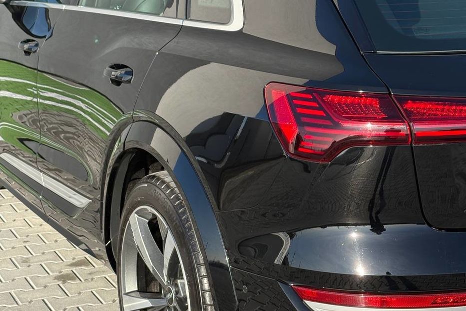 Продам Audi E-Tron E-TRON S 370KW S-LINE NE MALOV 2021 года в Львове