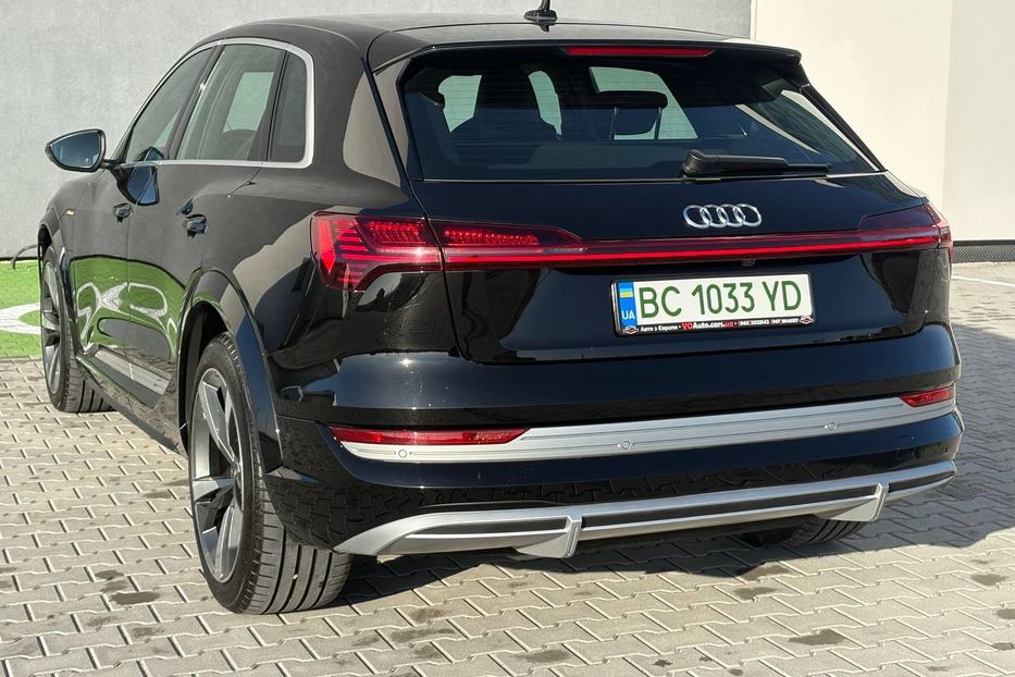 Продам Audi E-Tron E-TRON S 370KW S-LINE NE MALOV 2021 года в Львове
