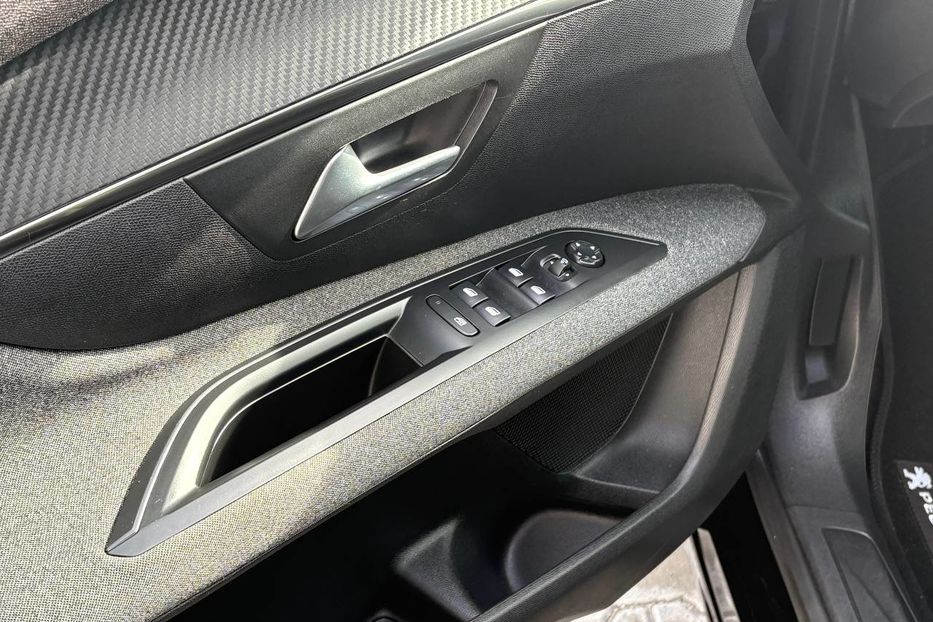 Продам Peugeot 5008 5008Active 1.5HDi 96KW AT8  2020 года в Львове