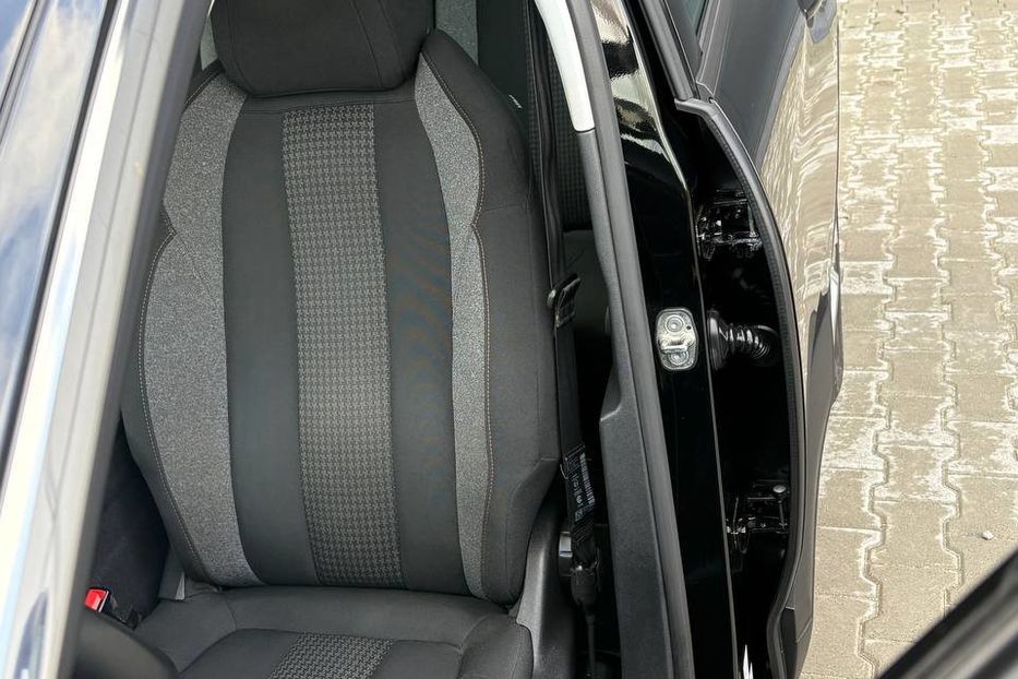 Продам Peugeot 5008 5008Active 1.5HDi 96KW AT8  2020 года в Львове