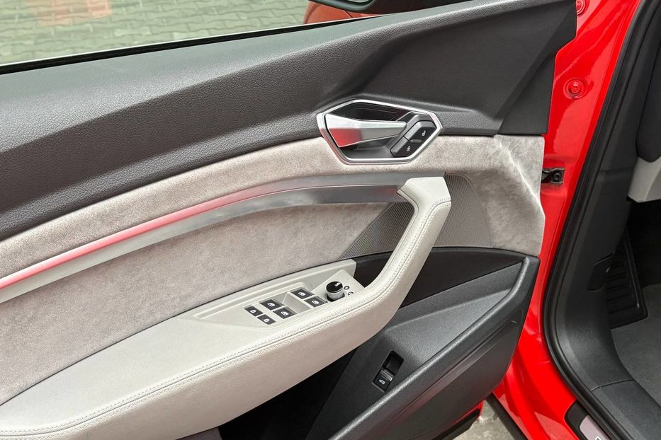 Продам Audi E-Tron Sportback S line quattro 55  2020 года в Львове