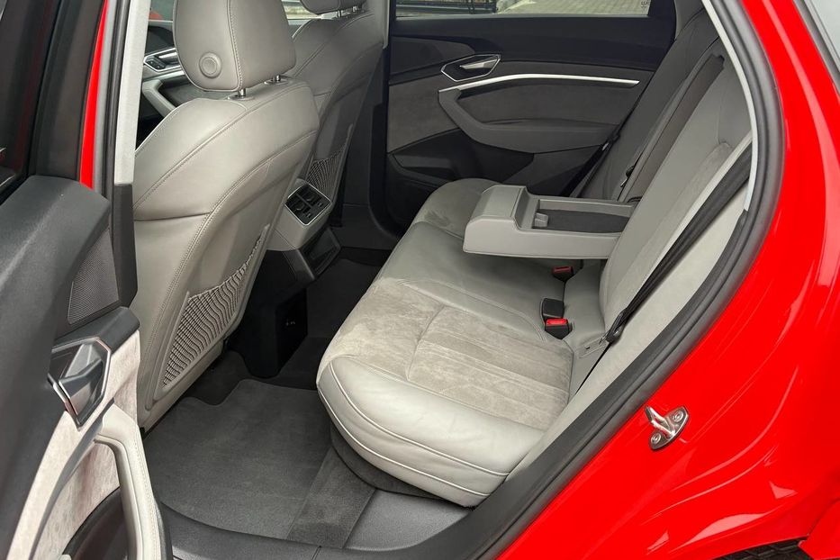 Продам Audi E-Tron Sportback S line quattro 55  2020 года в Львове