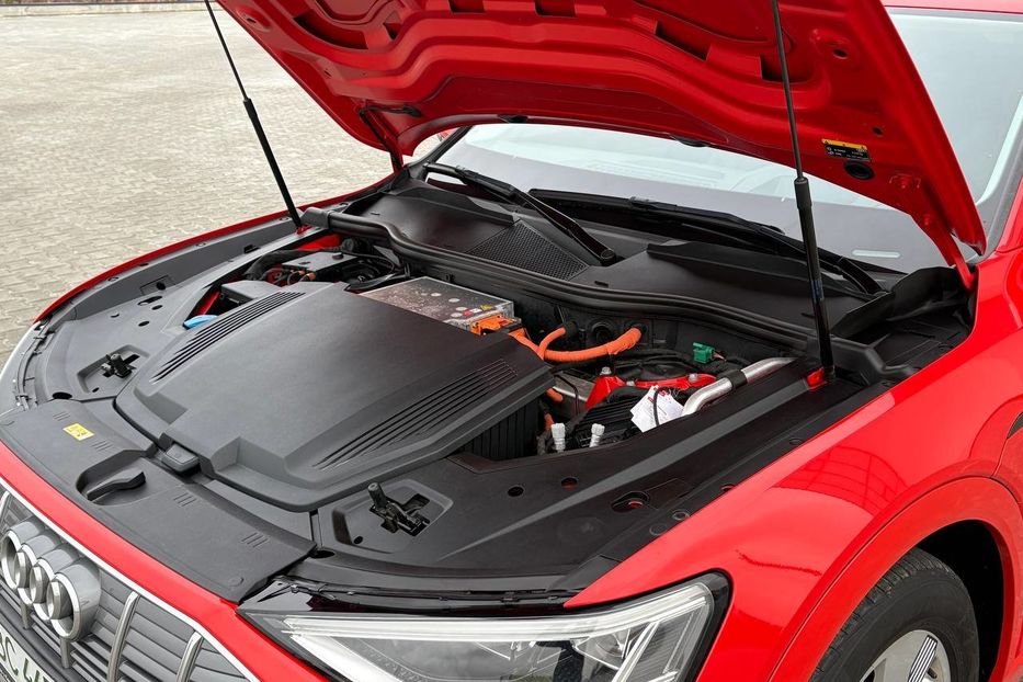 Продам Audi E-Tron Sportback S line quattro 55  2020 года в Львове