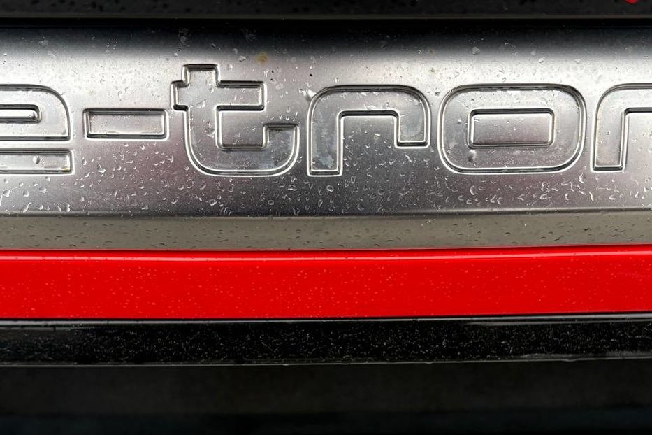 Продам Audi E-Tron Sportback S line quattro 55  2020 года в Львове